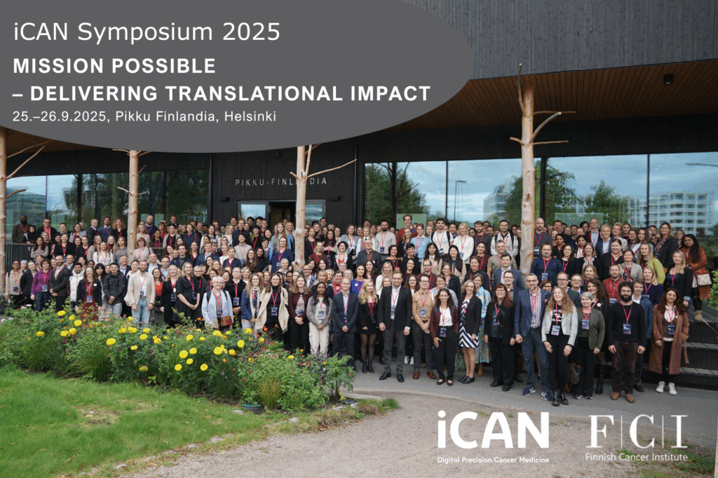 Group photo of 360 participants of the iCAN Symposium in front of Little Finlandia